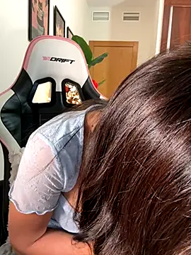 Snapshot of Adriennesexxx chatting on 11.29.25 Adriennesexxx online show from 11.29.25