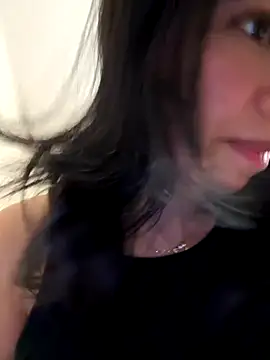 Snapshot of Adriennesexxx chatting on 12.13.25 Adriennesexxx online show from 12.13.25