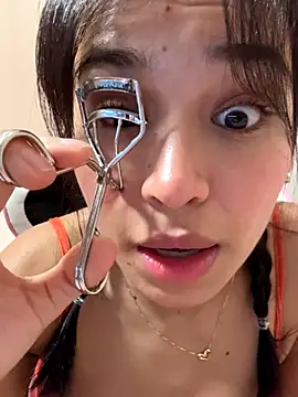 Snapshot of Adriennesexxx chatting on 12.14.25 Adriennesexxx online show from 12.14.25