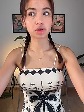 Adriennesexxx online show from 06.05.26