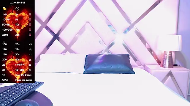 Snapshot of NatazhaQueen chatting on 09.10.25 NatazhaQueen online show from 09.10.25