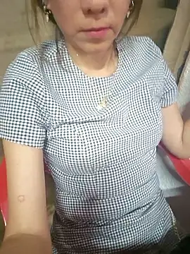 Snapshot of Lunababymylove chatting on 04.04.26 Lunababymylove online show from 04.04.26