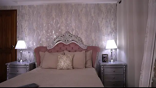 AngelineConnor online show from 06.30.26