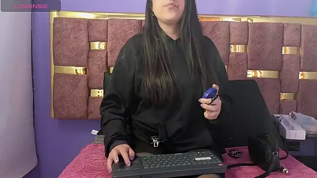 dakota guirl online show from 03.21.25