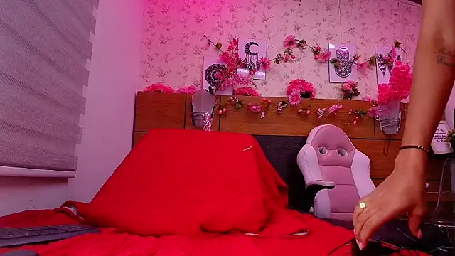 nata luna online show from 09.13.25