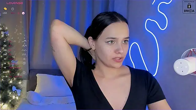 Snapshot of _Sweetie_ chatting on 12.27.24 Sweetie online show from 12.27.24