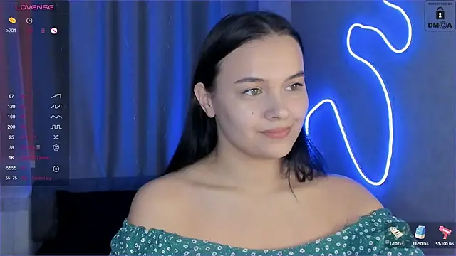 Snapshot of _Sweetie_ chatting on 02.04.25 Sweetie online show from 02.04.25