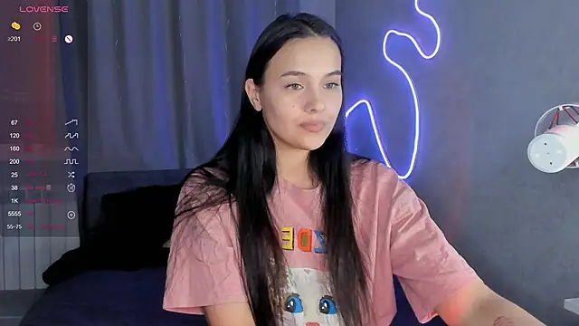 Snapshot of _Sweetie_ chatting on 02.06.25 Sweetie online show from 02.06.25