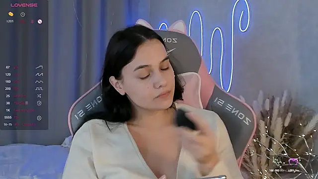 Snapshot of _Sweetie_ chatting on 03.02.25 Sweetie online show from 03.02.25