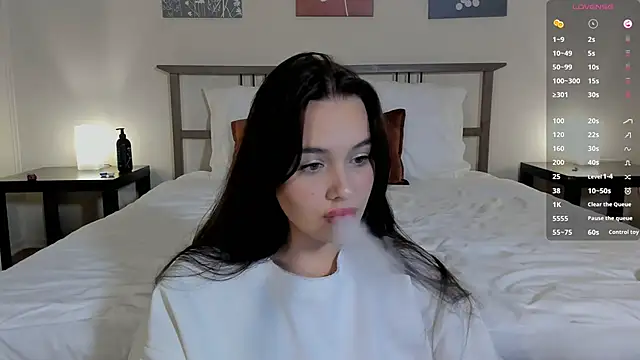 Snapshot of _Sweetie_ chatting on 11.29.25 Sweetie online show from 11.29.25