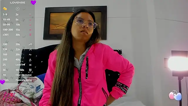 Vahiolet smith online show from 12.03.25