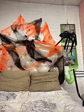 KataleyaStiward online show from 10.25.25