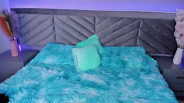 Snapshot of Ary_thompson__ chatting on 12.18.24 Ary thompson online show from 12.18.24