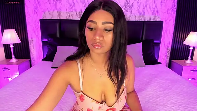 SpicyAmelia online show from 11.25.25