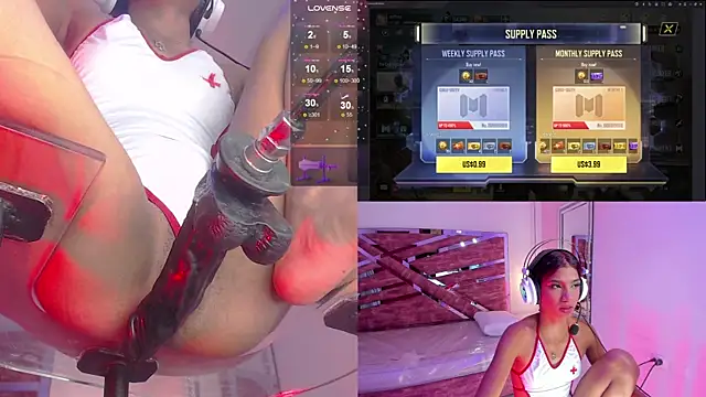 Snapshot of SofiRey_ chatting on 11.27.25 SofiRey online show from 11.27.25