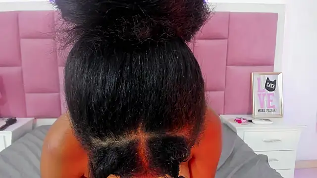 Snapshot of StormiHills chatting on 02.07.25 StormiHills online show from 02.07.25