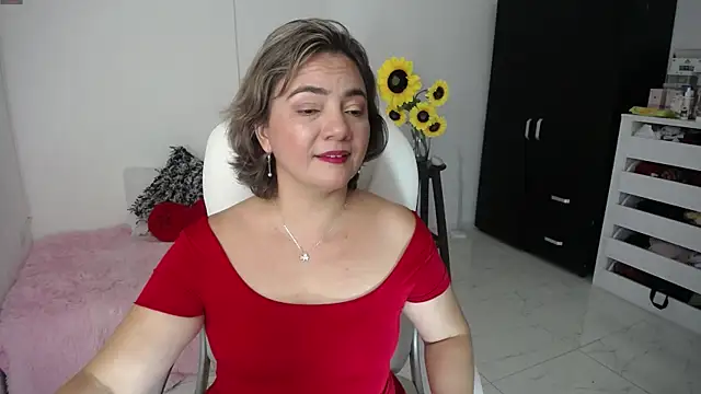 Snapshot of Ghada_milf chatting on 02.19.25 Ghada milf online show from 02.19.25