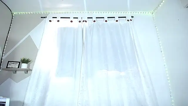 Hillary queen online show from 03.13.25