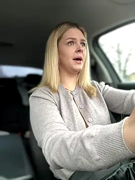 Snapshot of Love_Bri chatting on 11.09.25 Love Bri online show from 11.09.25