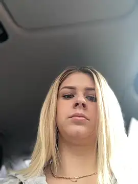 Snapshot of Love_Bri chatting on 11.14.25 Love Bri online show from 11.14.25