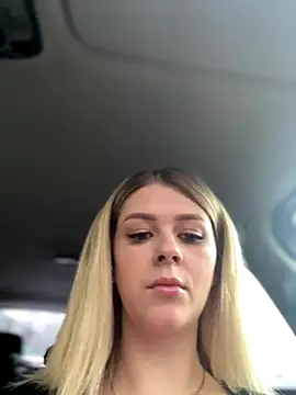 Snapshot of Love_Bri chatting on 12.02.25 Love Bri online show from 12.02.25