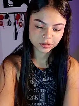 Snapshot of Cleo_hills chatting on 05.27.26 Cleo hills online show from 05.27.26