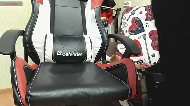 Snapshot of Queen_Sport chatting on 03.18.25 Queen Sport online show from 03.18.25