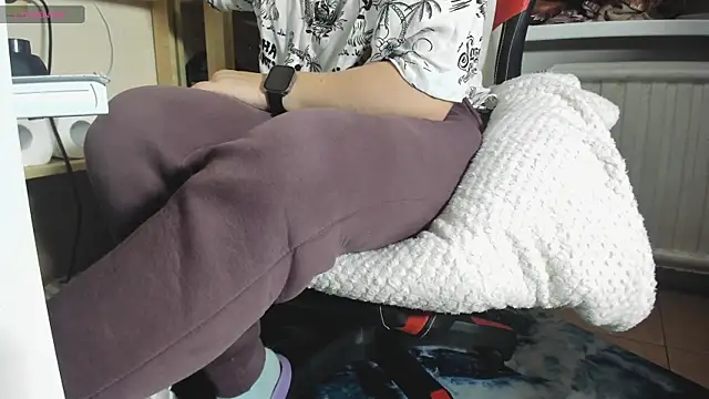 Snapshot of Queen_Sport chatting on 09.27.25 Queen Sport online show from 09.27.25