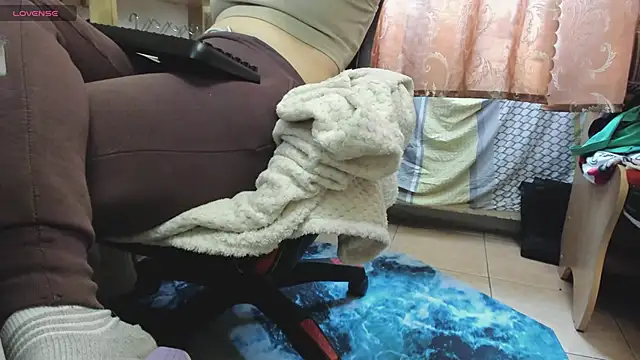 Snapshot of Queen_Sport chatting on 10.26.25 Queen Sport online show from 10.26.25