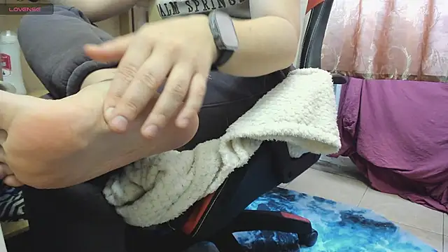 Snapshot of Queen_Sport chatting on 10.30.25 Queen Sport online show from 10.30.25