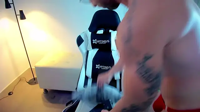 dafboy1 online show from 09.16.25