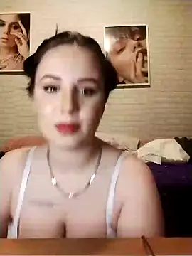 Snapshot of AdelinaJude chatting on 12.29.24 AdelinaJude online show from 12.29.24