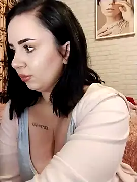 Snapshot of AdelinaJude chatting on 02.12.25 AdelinaJude online show from 02.12.25