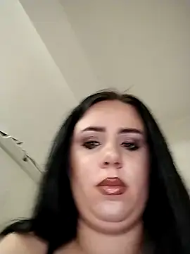 Snapshot of AdelinaJude chatting on 01.18.26 AdelinaJude online show from 01.18.26