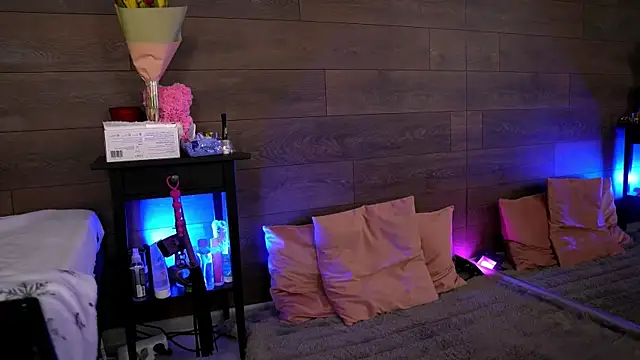 KylieJoyce online show from 03.10.25