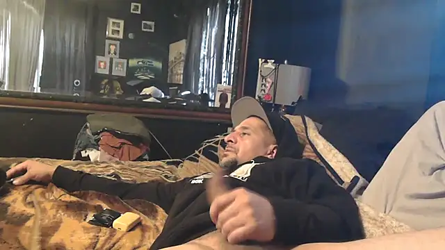 Snapshot of RM_Discov3ri3z chatting on 11.07.25 RM Discov3ri3z online show from 11.07.25