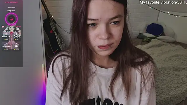 Snapshot of ValBae chatting on 12.27.24 ValBae online show from 12.27.24