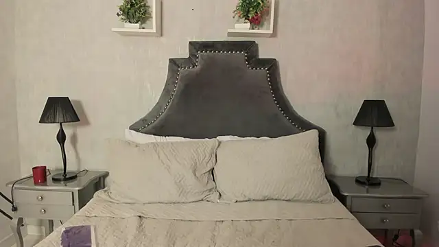 Snapshot of ailynBlaze chatting on 02.04.25 ailynBlaze online show from 02.04.25