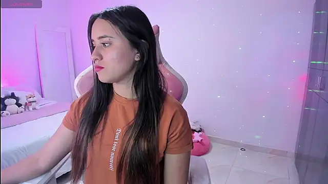 Snapshot of Tinylottie chatting on 09.24.25 Tinylottie online show from 09.24.25