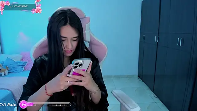 Snapshot of Tinylottie chatting on 10.21.25 Tinylottie online show from 10.21.25