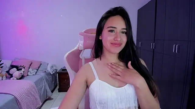 Snapshot of Tinylottie chatting on 11.02.25 Tinylottie online show from 11.02.25