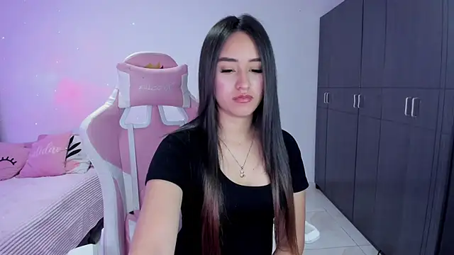 Snapshot of Tinylottie chatting on 11.03.25 Tinylottie online show from 11.03.25