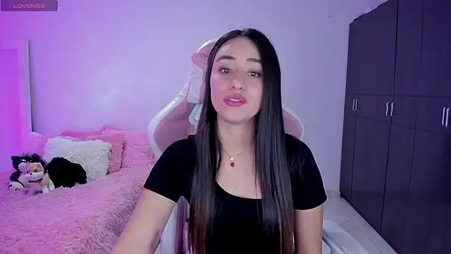 Snapshot of Tinylottie chatting on 12.15.25 Tinylottie online show from 12.15.25