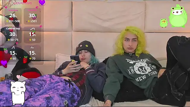 Snapshot of -kisa_ chatting on 10.17.25 -kisa online show from 10.17.25