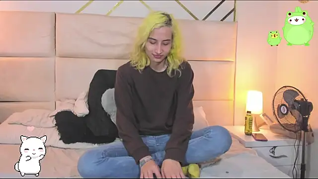 Snapshot of -kisa_ chatting on 12.05.25 -kisa online show from 12.05.25