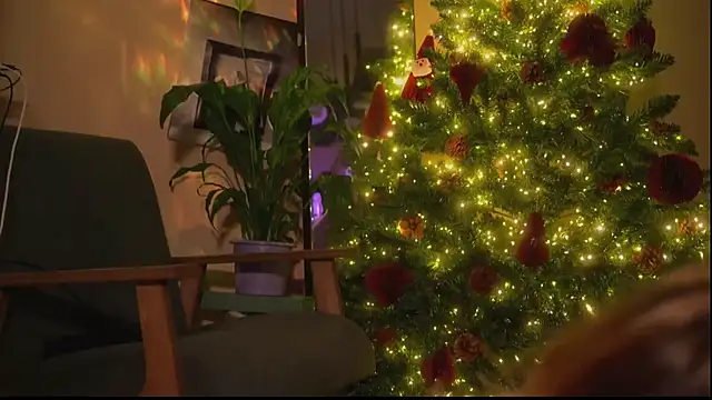 Snapshot of Arianna_Richi chatting on 12.20.25 Arianna Richi online show from 12.20.25