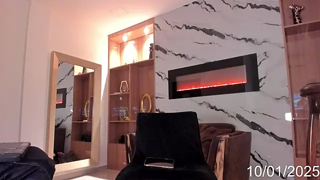 Snapshot of Sophia_Cambpell chatting on 01.10.25 Sophia Cambpell online show from 01.10.25