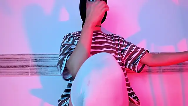 Snapshot of Sophia_Cambpell chatting on 02.07.25 Sophia Cambpell online show from 02.07.25