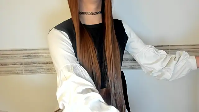 Snapshot of Sophia_Cambpell chatting on 09.30.25 Sophia Cambpell online show from 09.30.25