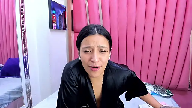 Sarah Hornny online show from 04.30.26